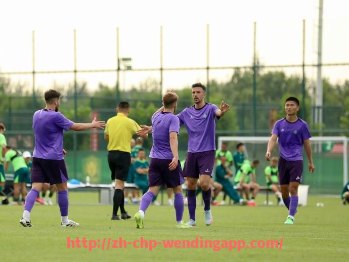 问鼎娱乐官网-世俱杯历史赛事红黄牌统计汇总与裁判尺度对比分析