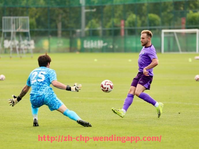 问鼎娱乐官网-法甲球队史上最强进攻阵容评选与对比